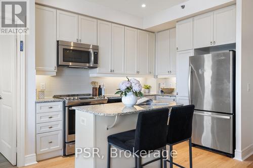 #806 -701 Sheppard Ave W, Toronto, ON - Indoor Photo Showing Kitchen With Upgraded Kitchen