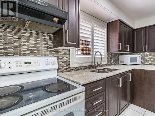 726 Brimorton Dr, Toronto, ON - Indoor Photo Showing Kitchen With Double Sink
