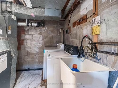 726 Brimorton Dr, Toronto, ON - Indoor Photo Showing Laundry Room