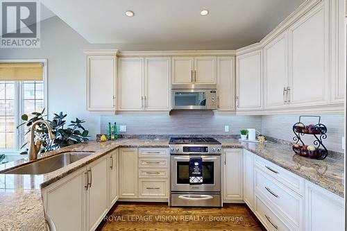 417 Bovin Ave N, Oshawa, ON - Indoor Photo Showing Kitchen With Upgraded Kitchen