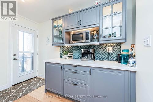 401 Jay Cres, Orangeville, ON - Indoor Photo Showing Kitchen