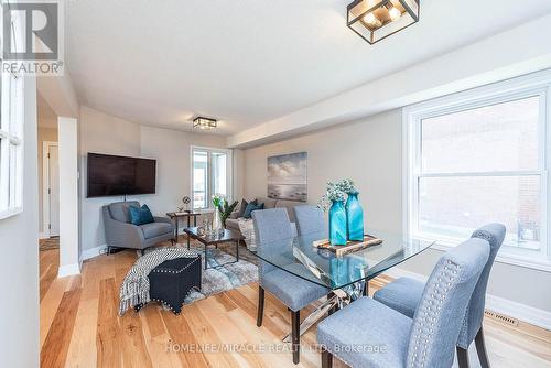 401 Jay Crescent, Orangeville, ON - Indoor Photo Showing Living Room
