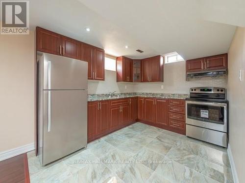 10 Nieuwendyk St, Whitby, ON - Indoor Photo Showing Kitchen With Stainless Steel Kitchen