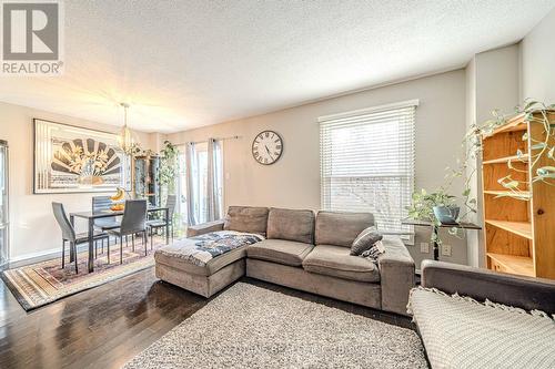#62 -1610 Crawforth St, Whitby, ON - Indoor Photo Showing Living Room