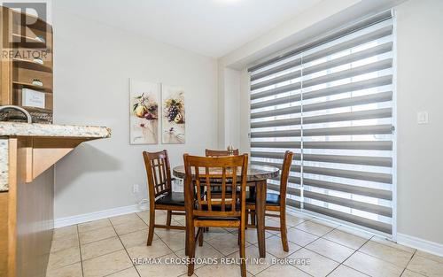 24 Cozens Dr, Richmond Hill, ON - Indoor Photo Showing Dining Room