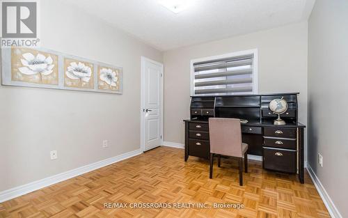 24 Cozens Dr, Richmond Hill, ON - Indoor