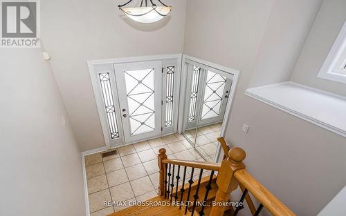 24 Cozens Dr, Richmond Hill, ON - Indoor Photo Showing Other Room