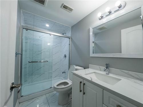 258 Dalgleish Trail, Hamilton, ON - Indoor Photo Showing Bathroom