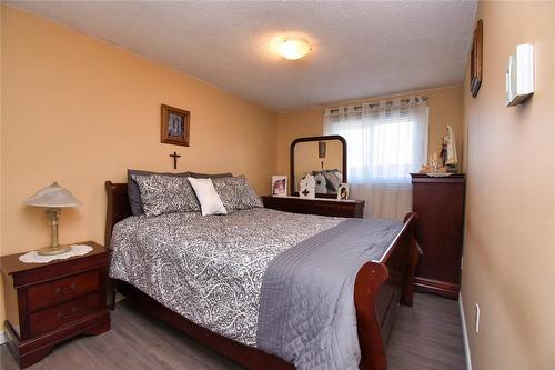 1250 Limeridge Road E|Unit #5, Hamilton, ON - Indoor Photo Showing Bedroom