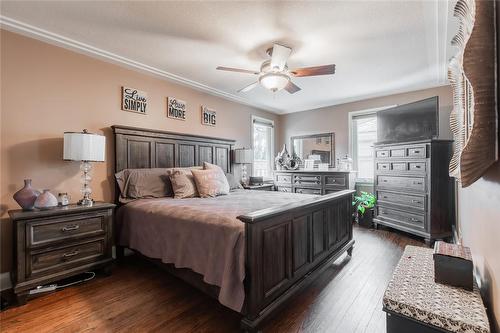 926 Nora Drive, Burlington, ON - Indoor Photo Showing Bedroom