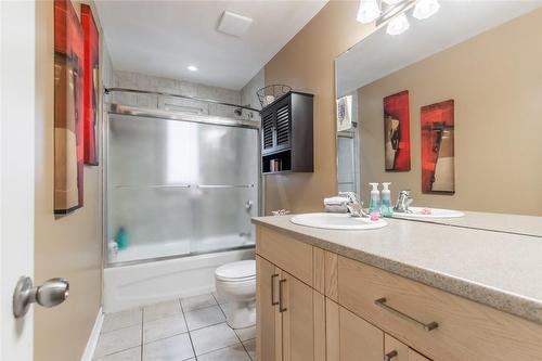 926 Nora Drive, Burlington, ON - Indoor Photo Showing Bathroom