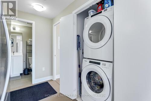 #4818 -30 Shore Breeze Dr, Toronto, ON - Indoor Photo Showing Laundry Room
