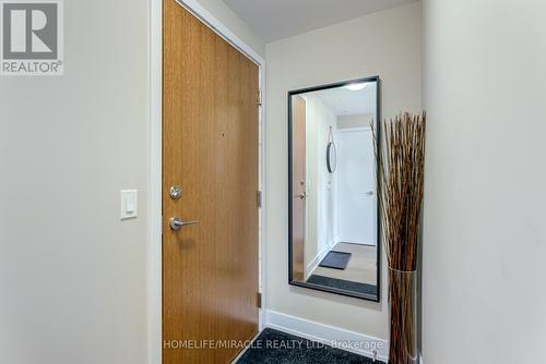 #4818 -30 Shore Breeze Dr, Toronto, ON - Indoor Photo Showing Other Room