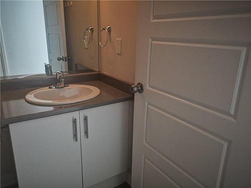 405 Plains Road E|Unit #16, Burlington, ON - Indoor Photo Showing Bathroom