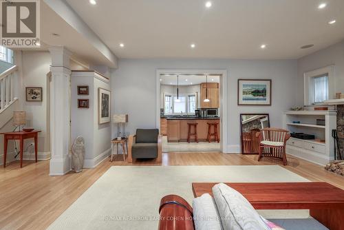 423 Glencairn Ave, Toronto, ON - Indoor Photo Showing Living Room