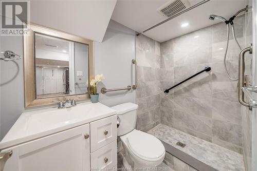 3108 Dominion Boulevard, Windsor, ON - Indoor Photo Showing Bathroom