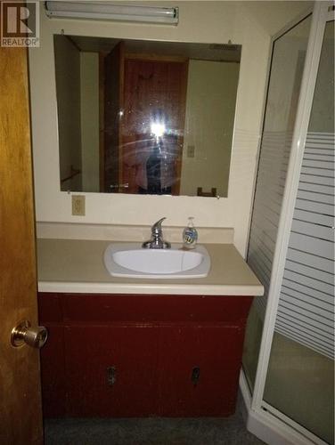 Bathroom - 61 River Lane, Madawaska, ON - Indoor Photo Showing Bathroom