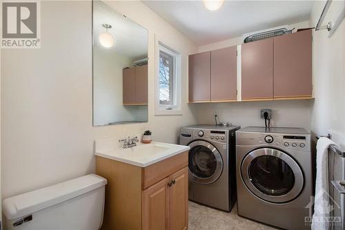 10 Selwyn Crescent, Kanata, ON - Indoor Photo Showing Laundry Room
