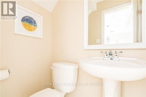 7 Breadalbane St, Toronto, ON - Indoor Photo Showing Bathroom