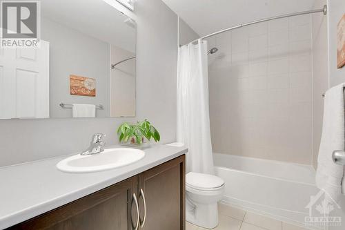 413 Sweetflag Street, Ottawa, ON - Indoor Photo Showing Bathroom