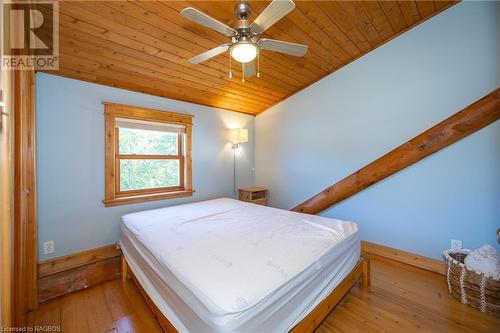 1182 Dorcas Bay Road, Tobermory, ON - Indoor Photo Showing Bedroom