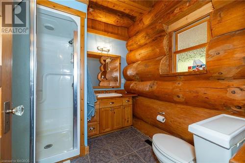 1182 Dorcas Bay Road, Tobermory, ON - Indoor Photo Showing Bathroom