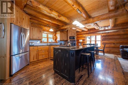 1182 Dorcas Bay Road, Tobermory, ON - Indoor Photo Showing Kitchen