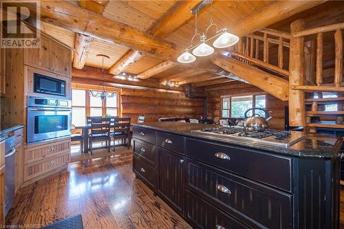 1182 Dorcas Bay Road, Tobermory, ON - Indoor Photo Showing Kitchen