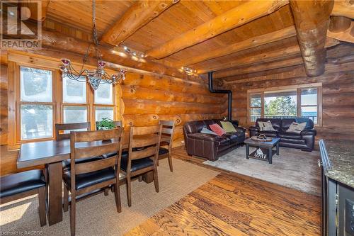 1182 Dorcas Bay Road, Tobermory, ON - Indoor