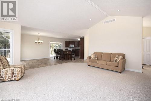 115 South Shores Road, Grey Highlands, ON - Indoor Photo Showing Living Room