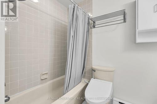 #407 -460 Wellington St, London, ON - Indoor Photo Showing Bathroom