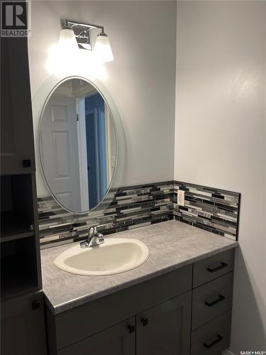 302 Perkins Street, Estevan, SK - Indoor Photo Showing Bathroom