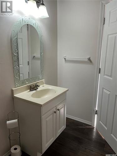 302 Perkins Street, Estevan, SK - Indoor Photo Showing Bathroom