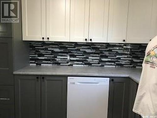 302 Perkins Street, Estevan, SK - Indoor Photo Showing Kitchen