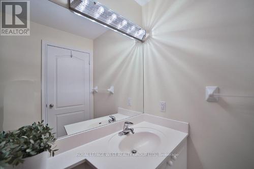 #509 -2 Aberfoyle Cres, Toronto, ON - Indoor Photo Showing Bathroom