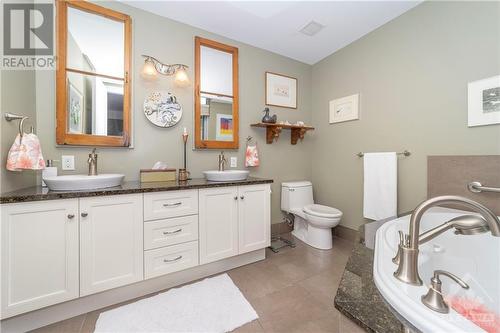 27 First Avenue Unit#302, Ottawa, ON - Indoor Photo Showing Bathroom