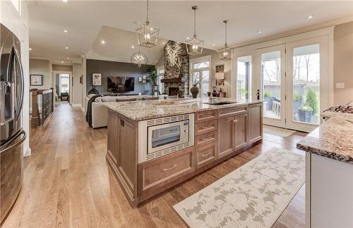 14 Harper Boulevard, Brantford, ON - Indoor Photo Showing Kitchen With Upgraded Kitchen