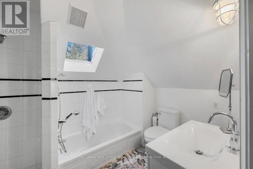 18 Chicora Ave, Toronto, ON - Indoor Photo Showing Bathroom