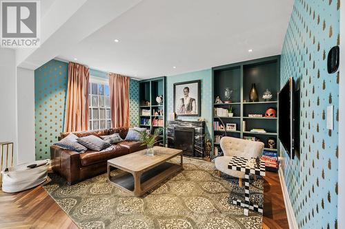 18 Chicora Avenue, Toronto, ON - Indoor Photo Showing Living Room