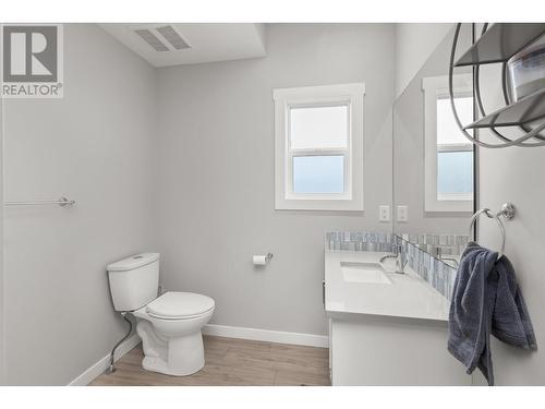 140 Mills Road Unit# 3, Rutland, BC - Indoor Photo Showing Bathroom