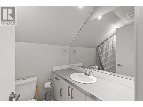 140 Mills Road Unit# 3, Rutland, BC - Indoor Photo Showing Bathroom