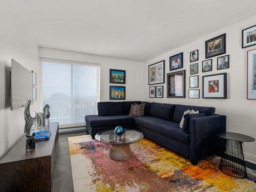 Chambre Ã Â coucher - H-Ph-6150 Av. Du Boisé, Montréal (Côte-Des-Neiges/Notre-Dame-De-Grâce), QC - Indoor Photo Showing Living Room