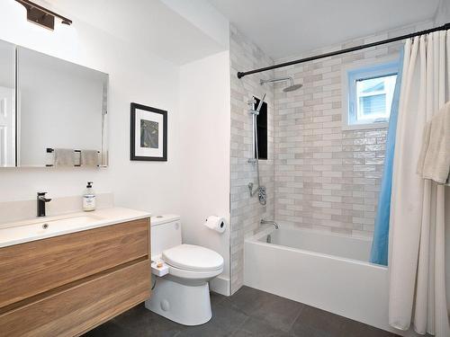 Salle de bains - 5647 Rue Auclair, Brossard, QC - Indoor Photo Showing Bathroom