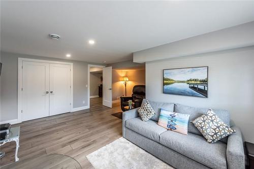 54 Renfield Street, Port Colborne, ON - Indoor Photo Showing Living Room