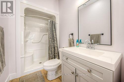 2229 Herrgott Rd, Wellesley, ON - Indoor Photo Showing Bathroom