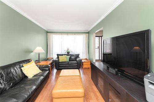 736 Limeridge Road E, Hamilton, ON - Indoor Photo Showing Living Room