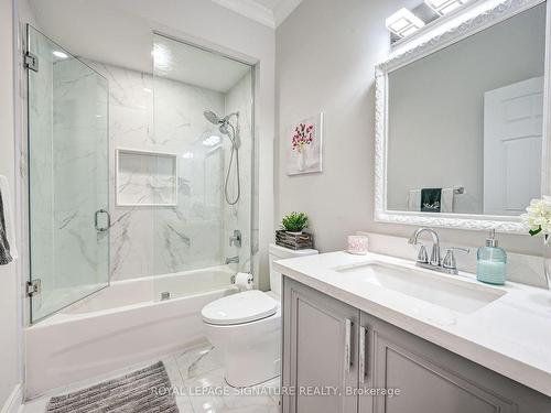 21 Lamb'S Run, Whitchurch-Stouffville, ON - Indoor Photo Showing Laundry Room
