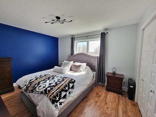 Chambre Ã  coucher principale - 409 Rue Des Érables, Brownsburg-Chatham, QC - Indoor Photo Showing Bedroom
