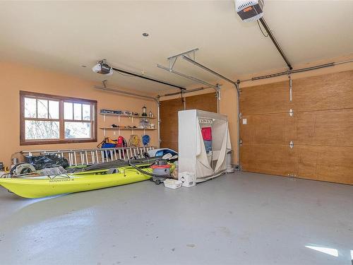 4387 Kingscote Rd, Cowichan Bay, BC - Indoor Photo Showing Garage