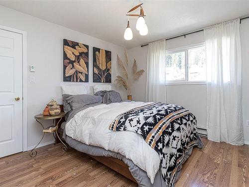 7994 York Ave, Crofton, BC - Indoor Photo Showing Bedroom
